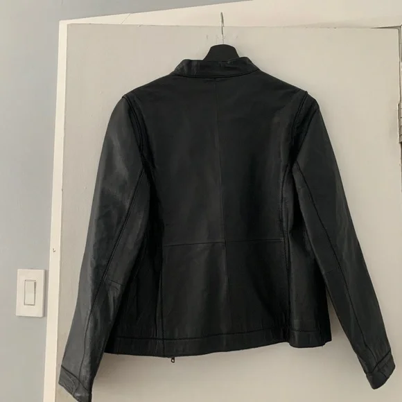 Leather jacket - Picture 9 of 12